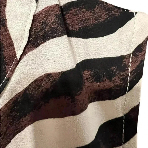 🟣Maurice’s Zebra Print Sleeveless Blouse Large - Picture 6 of 7